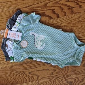 NWT Baby boy dinosaur bodysuit 3-pack